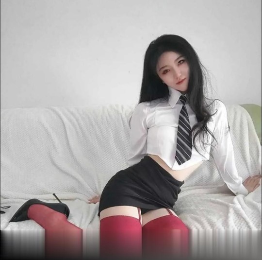湖南-长沙喜子老师可制服-1.jpg