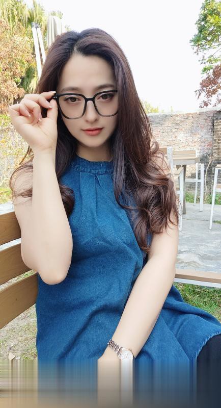 广东-广州越秀熟女眼镜姐姐-1.jpg
